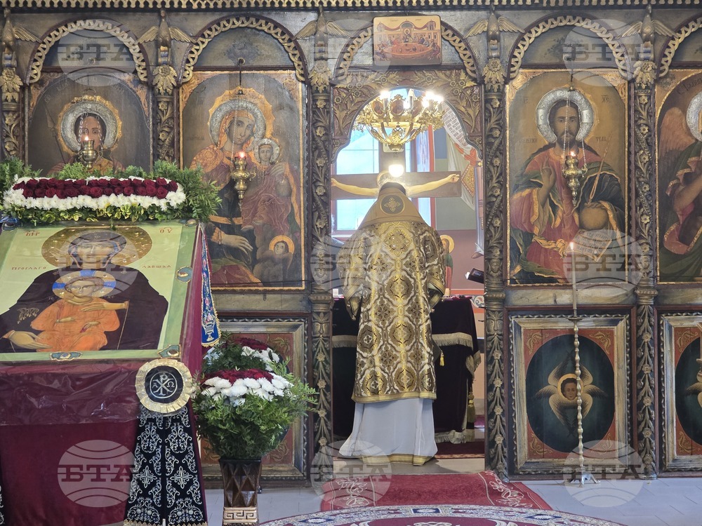 Белоградчик - света литургия - храм „Св. Вмчк Георги“