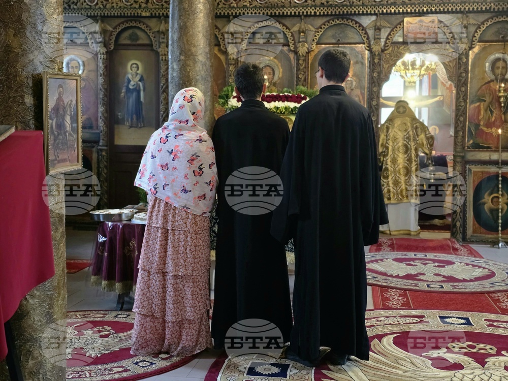 Белоградчик - света литургия - храм „Св. Вмчк Георги“