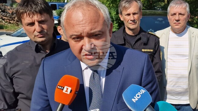 Разследват се причините за взрива в склад на „ЕМКО“, започват проверки на всички складове за боеприпаси в страната