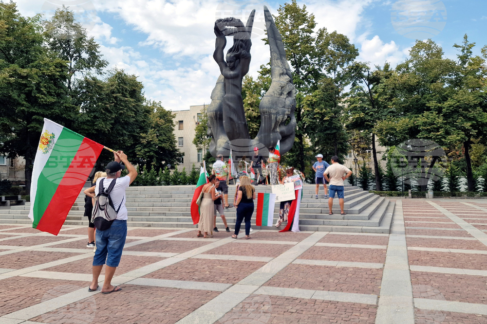Протестиращи в Пловдив настояха за мораториум върху изграждането на енергийни съоръжения на плодородни земи