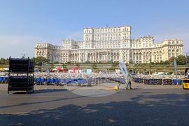 Румъния - Букурещ - рекорд на Гинес - най-дълга маса
