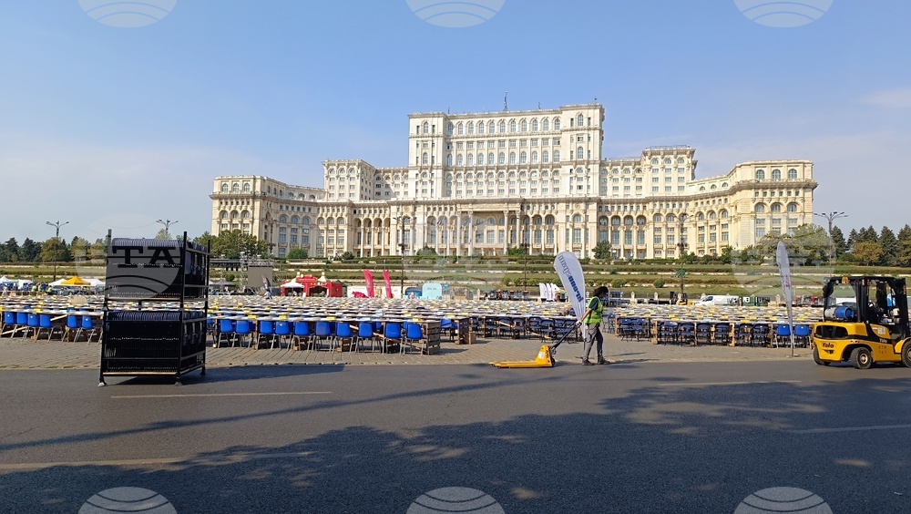 Румъния - Букурещ - рекорд на Гинес - най-дълга маса