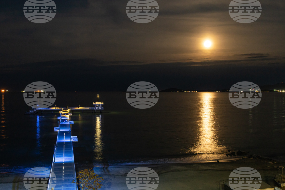 Бургас - Моста в синя светлина - инициатива 