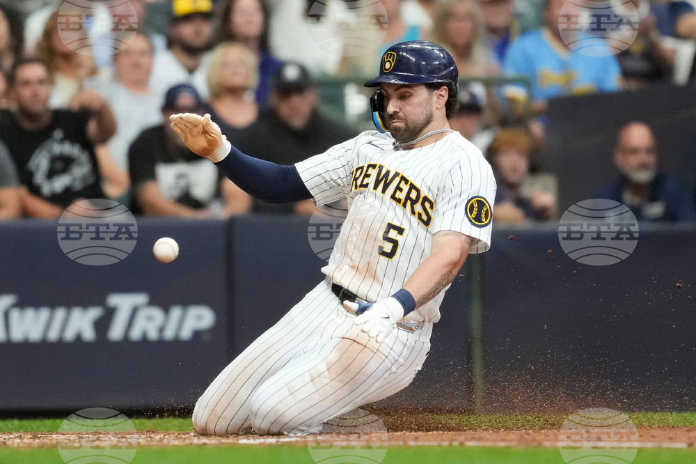 Reds Brewers Baseball