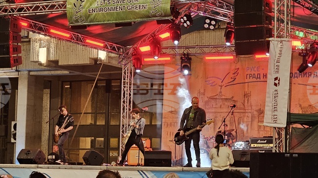 Местни изпълнители от различни поколения включва втория ден на Green Rock Fest в Русе