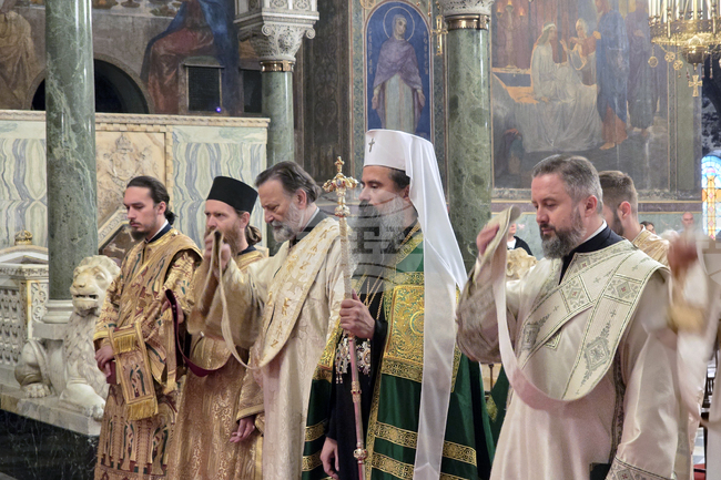 На светия Кръст Христов бяха посветени църковните служби в неделята преди Въздвижение