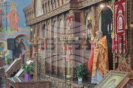 Шумен - храм „Свети Три Светители“ - неделна служба