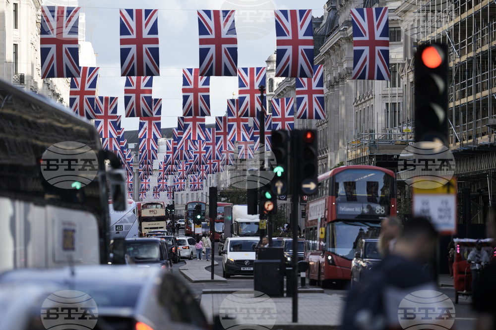 Продажбите на нови автомобили във Великобритания са нараснали с близо 3,5 процента през 2025 г.