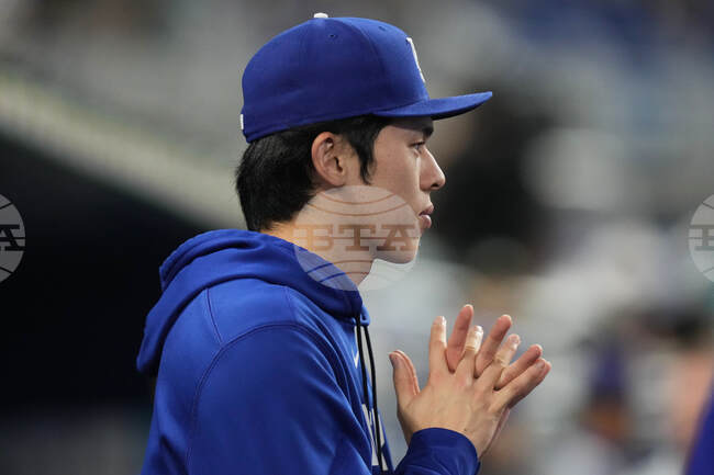 CORRECTION Dodgers Marlins Baseball