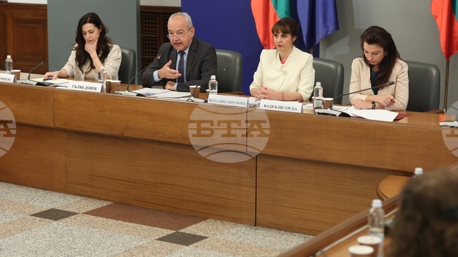 Tripartite Council Discusses Youth Employment, Poverty Line, Fuel Aid and Maternity Protection