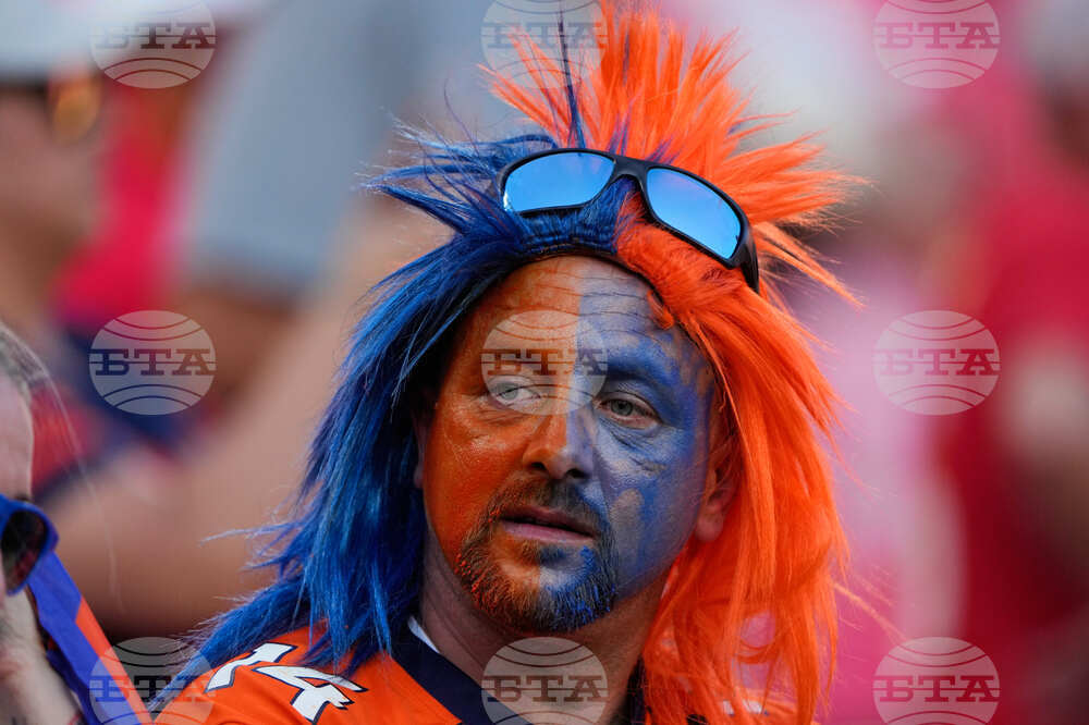 Broncos Chiefs Football