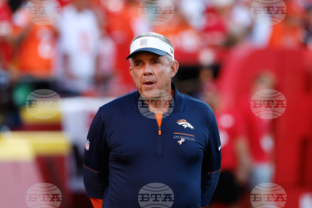Broncos Chiefs Football