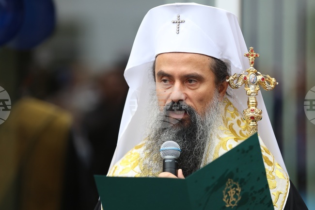 Bulgarian Patriarch Daniil Opens New School Year in Sofia's Manastirski Livadi Borough