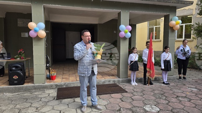 Българската православна църква, читалището и училището са основните духовни стълбове на нашето общество, каза кметът на Свищов Генчо Генчев