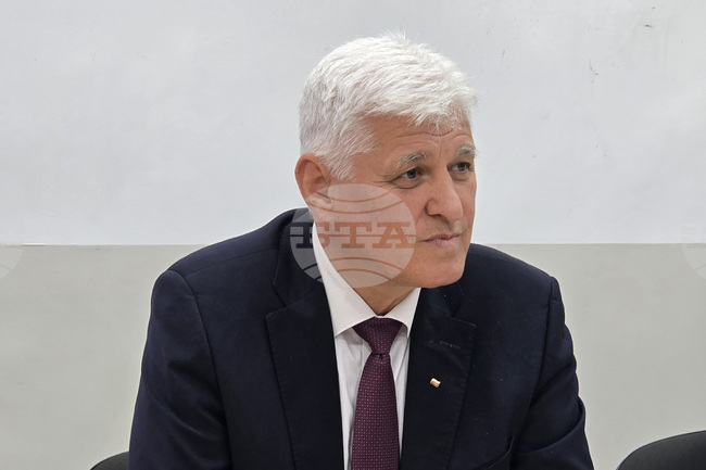 Мездра - министър на отбраната - Професионална гимназия „Васил Левски" - първи учебен ден