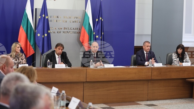 Cabinet Presents Its Approach to Development of Transport Infrastructure
