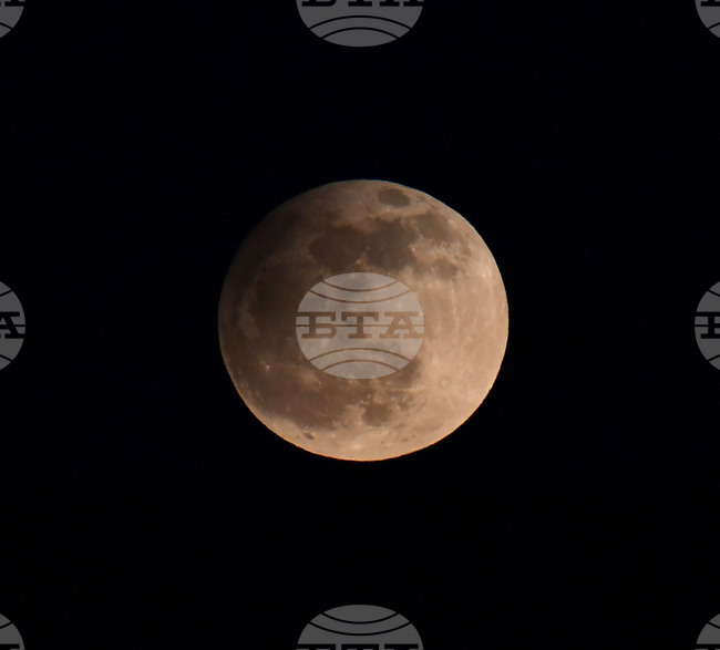 Разград - лунно затъмнение