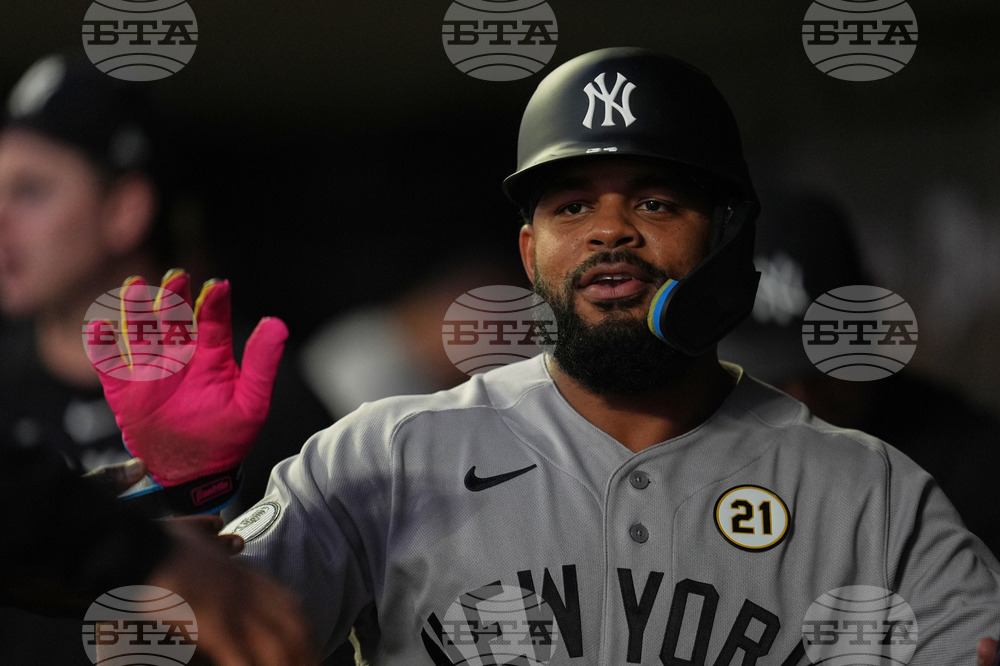 Yankees Twins Baseball