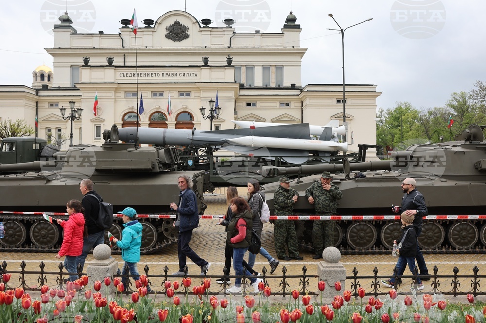 Ден на храбростта и празник на Българската армия - празник - военна техника