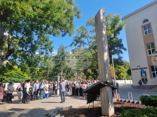 С поднасяне на венци и цветя старозагорци отбелязаха 151 години от Старозагорското въстание
