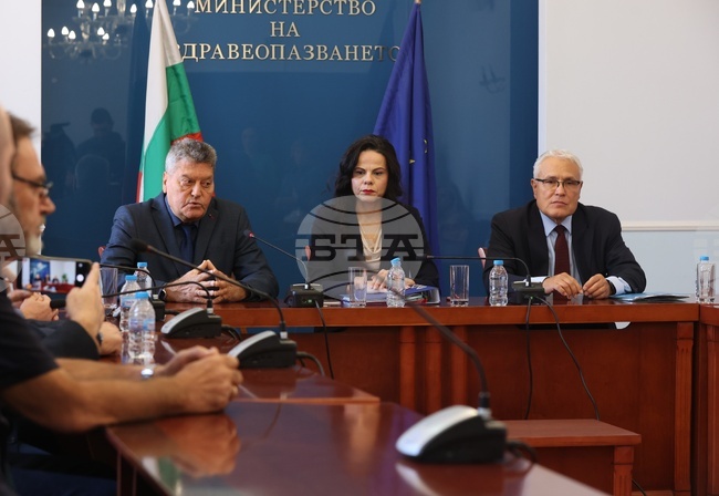 Още една дентална дейност за здравноосигурените лица над 18 години от 1 ноември предвижда новият Национален рамков договор