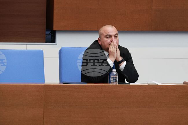 Депутатите дебатираха по промени в Закона за подпомагане на земеделските производители, но не гласуваха поради края на пленарното време