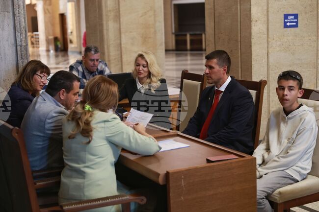 Velichie Party Registers Candidates for October 25 Presidential Election