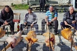 Село Паталеница - Гергьовден - празник - печени агнета