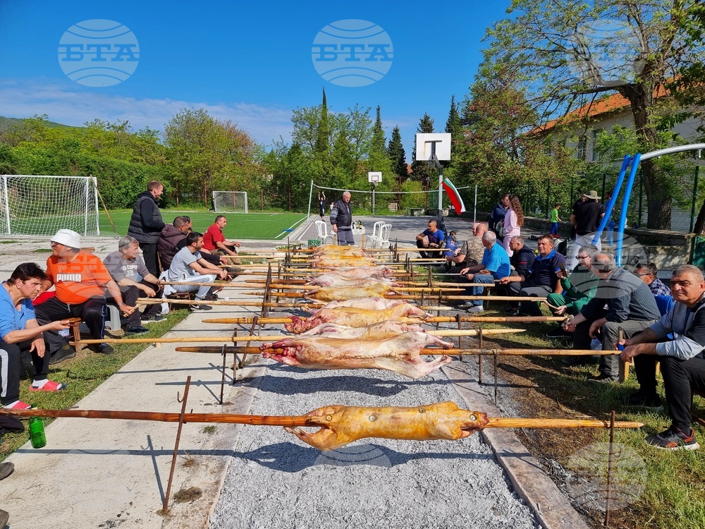 Село Паталеница - Гергьовден - празник - печени агнета