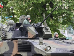 Празник на Българската армия - парад - италиански бойни машини