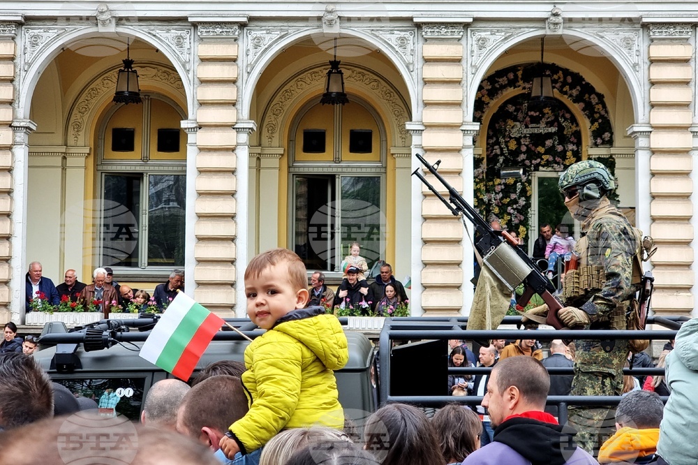 Ден на храбростта и празник на Българската армия - празник - военна техника
