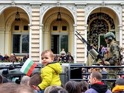 Ден на храбростта и празник на Българската армия - празник - военна техника