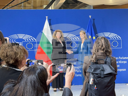Франция - Страсбург - Илияна Йотова - Роберта Мецола - Европейски парламент