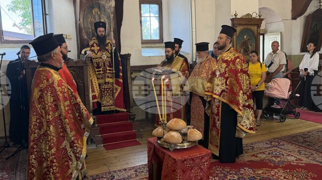 Сливенският митрополит Арсений възглави архиерейска вечерня в храм „Св. София“ в Сливен