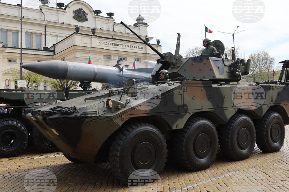 Ден на храбростта и празник на Българската армия - военен парад