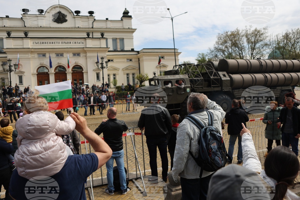 Ден на храбростта и празник на Българската армия - военен парад