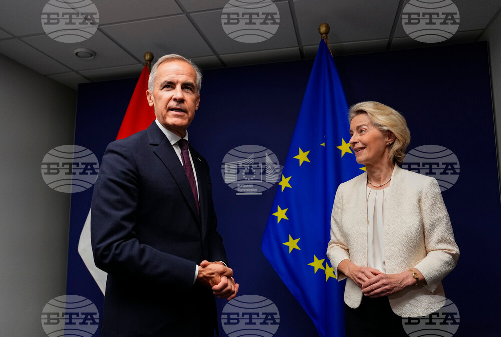 APTOPIX France EU Canada
