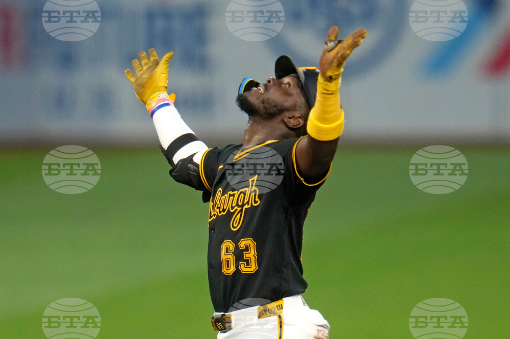 Brewers Pirates Baseball