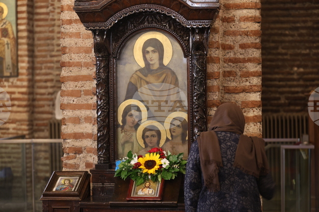 Близо 1700 жители на община Стара Загора отбелязват своя имен ден днес