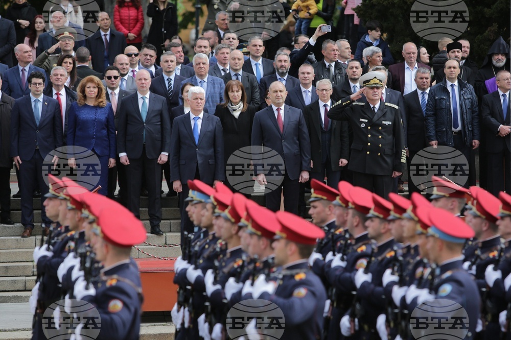 Ден на храбростта и празник на Българската армия - военен парад