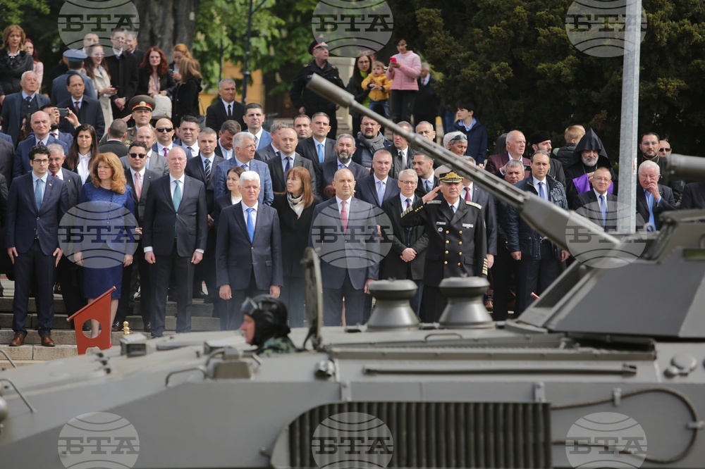 Ден на храбростта и празник на Българската армия - военен парад