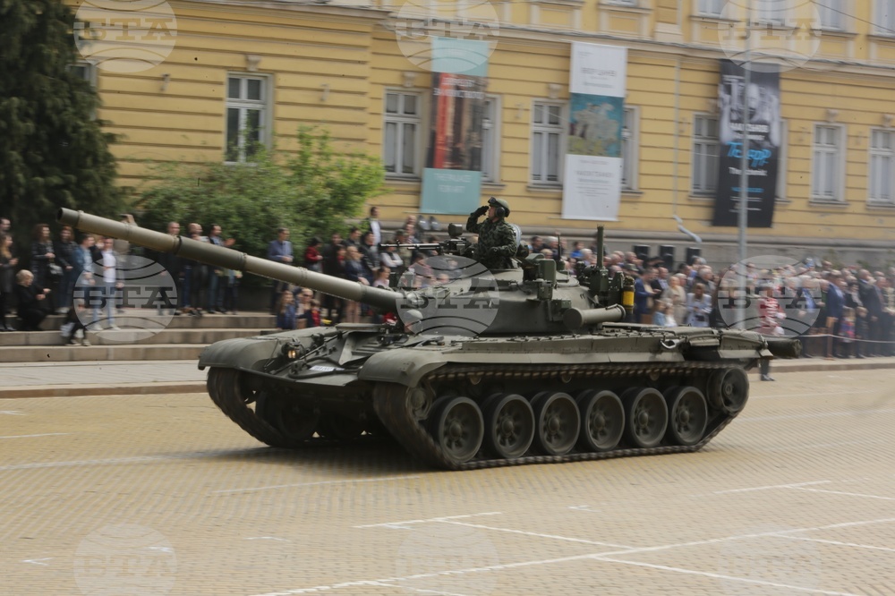 Ден на храбростта и празник на Българската армия - военен парад