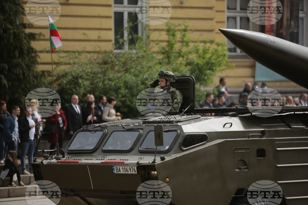 Ден на храбростта и празник на Българската армия - военен парад