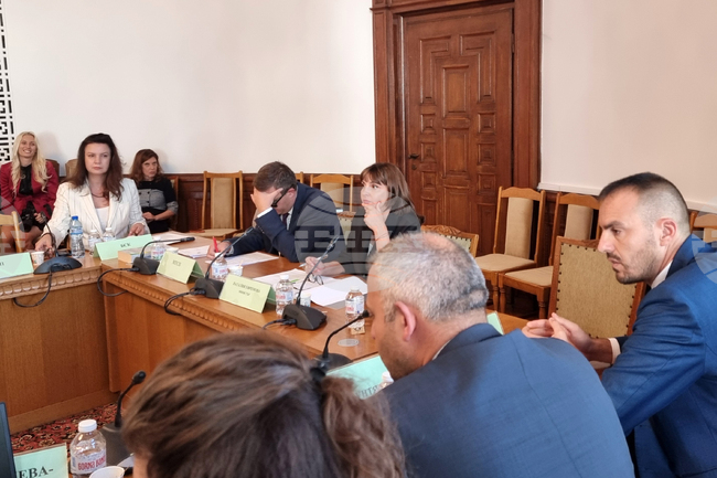 Народно събрание - Комисия по труда социалната и демографската политика - заседание