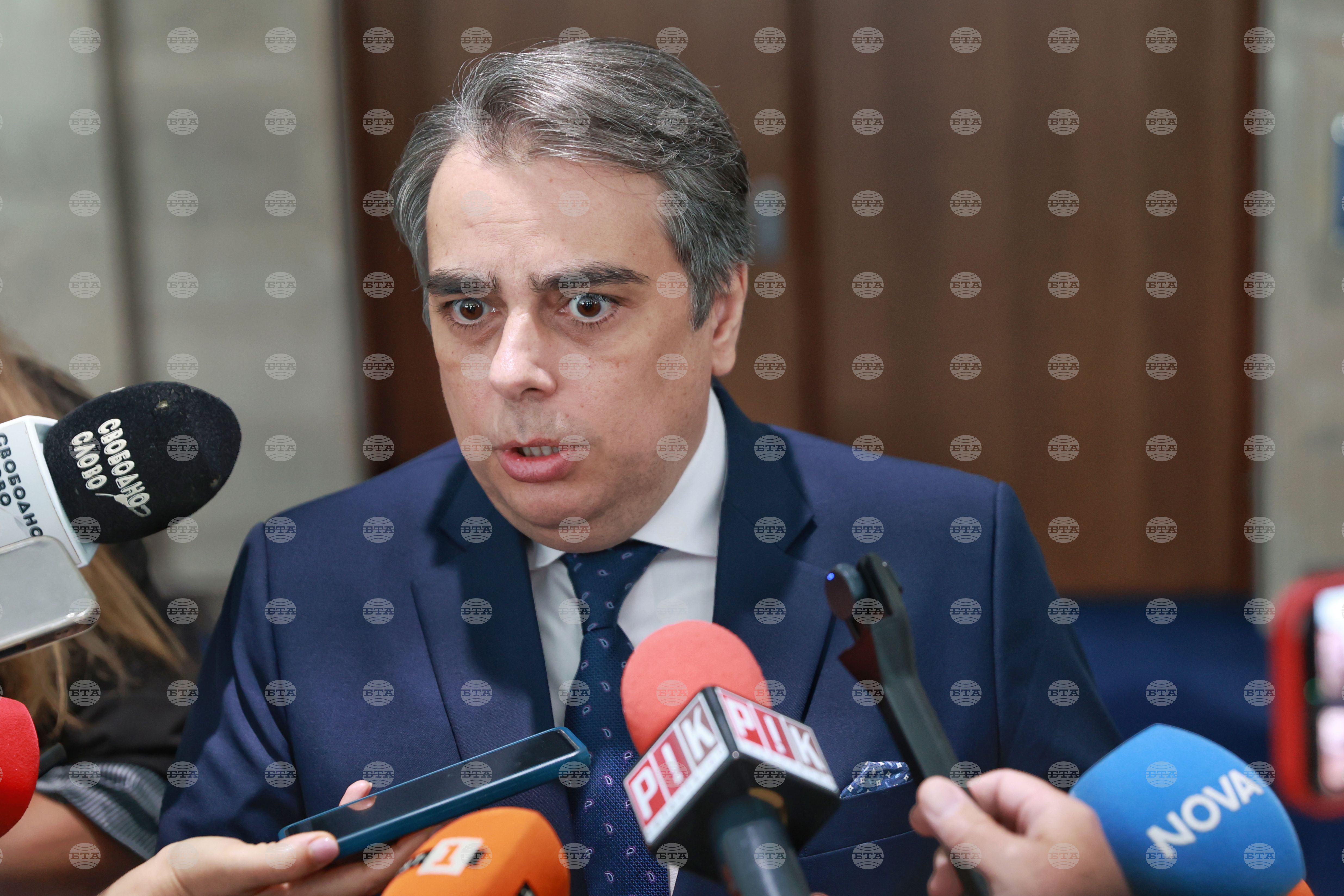 Мерките на правителството заради високите цени на горивата са напълно недостатъчни, заявиха от "Продължаваме промяната"