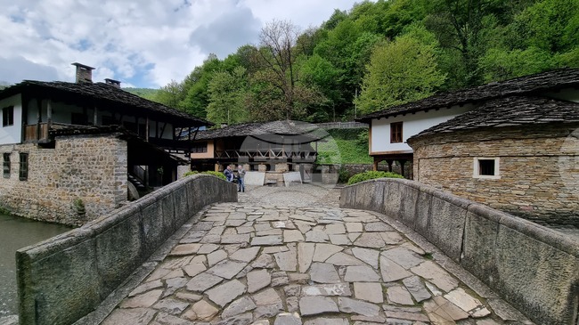 Благовещение съчетава християнския смисъл и народните традиции за ново начало, посочват от музей „Етър“
