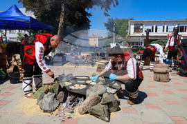 Камено - Гергьовден - чеверме и фермерски базар