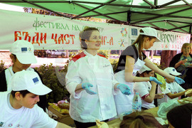 Камено - Гергьовден - чеверме и фермерски базар - шеф Валентина Вълкова