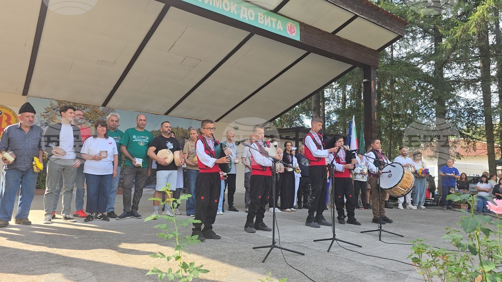 Село Черни Вит - Празник на домашните сирена