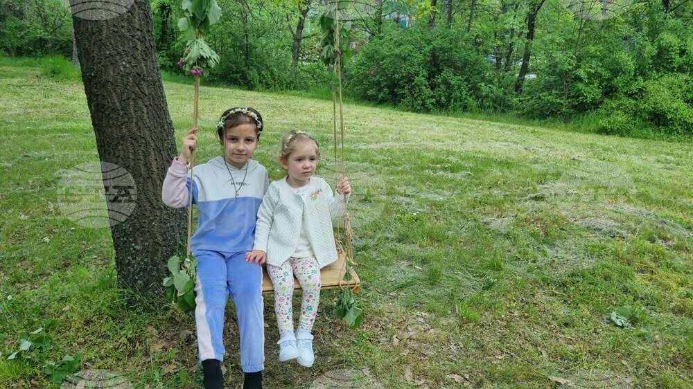 На "гергьовденска люлка" се люляха посетителите на Историческия музей в Търговище